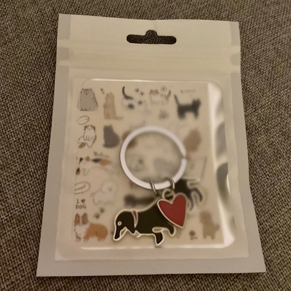 Dachshund Dog Heart Keychain - Picture 2 of 4